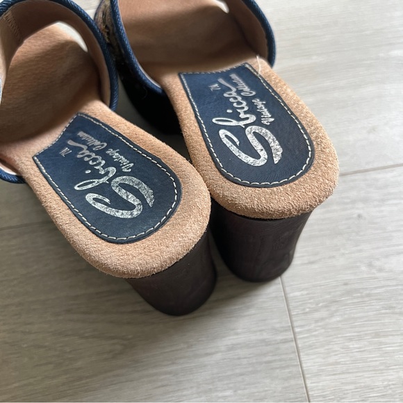 Sbicca Vintage Collection Embellished Wood Block Heels - Picture 4 of 7